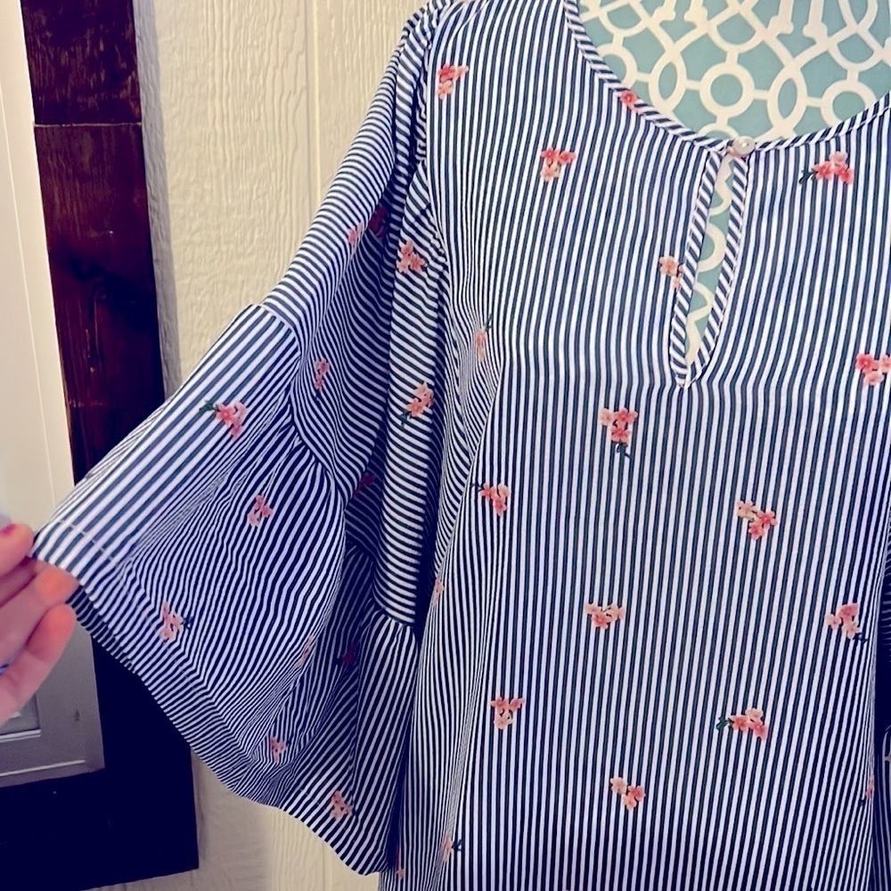 Blue and white stripe top with pops of floral size M